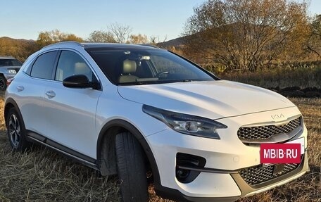 KIA XCeed I, 2021 год, 1 990 000 рублей, 2 фотография