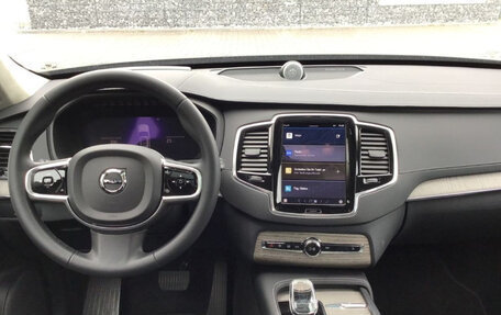 Volvo XC90 II рестайлинг, 2022 год, 4 910 000 рублей, 7 фотография