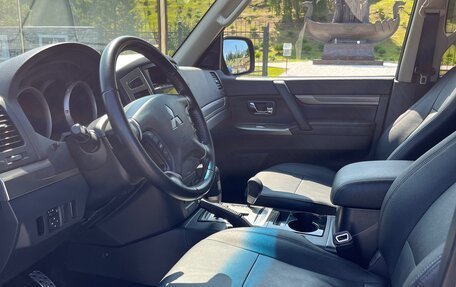Mitsubishi Pajero IV, 2019 год, 3 500 000 рублей, 10 фотография