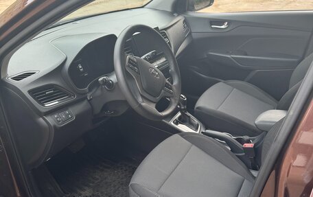 Hyundai Solaris II рестайлинг, 2022 год, 2 000 000 рублей, 6 фотография