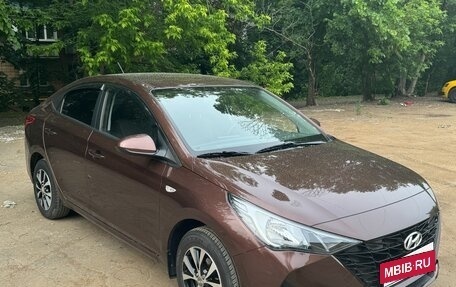 Hyundai Solaris II рестайлинг, 2022 год, 2 000 000 рублей, 3 фотография