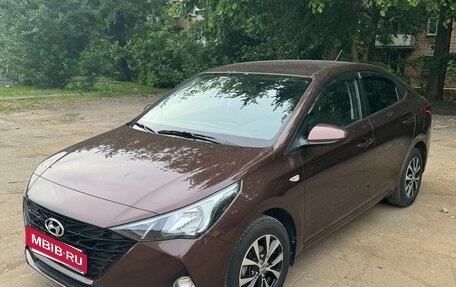 Hyundai Solaris II рестайлинг, 2022 год, 2 000 000 рублей, 2 фотография