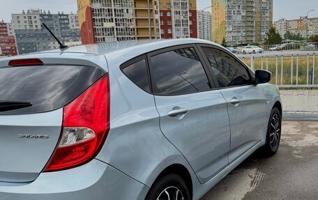 Hyundai Solaris II рестайлинг, 2012 год, 850 000 рублей, 13 фотография