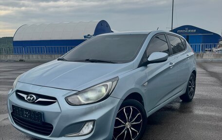 Hyundai Solaris II рестайлинг, 2012 год, 850 000 рублей, 4 фотография