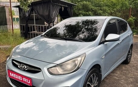 Hyundai Solaris II рестайлинг, 2012 год, 850 000 рублей, 3 фотография
