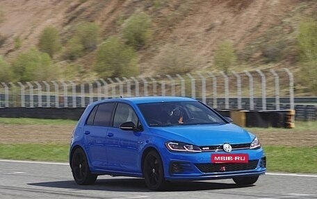 Volkswagen Golf GTI VII, 2019 год, 2 620 000 рублей, 3 фотография