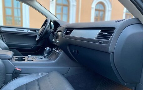 Volkswagen Touareg III, 2012 год, 2 390 000 рублей, 18 фотография