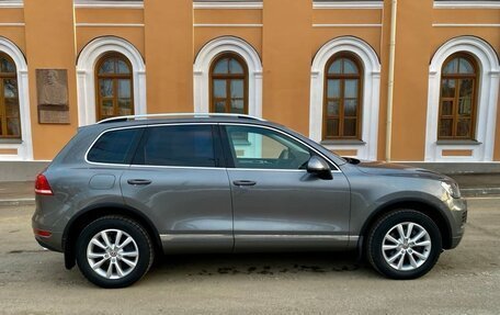 Volkswagen Touareg III, 2012 год, 2 390 000 рублей, 8 фотография