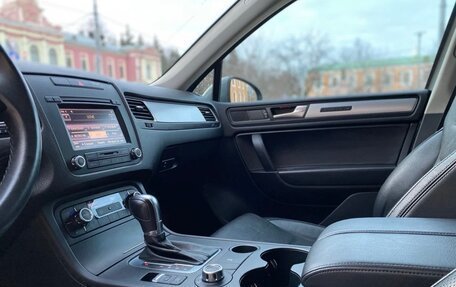 Volkswagen Touareg III, 2012 год, 2 390 000 рублей, 15 фотография