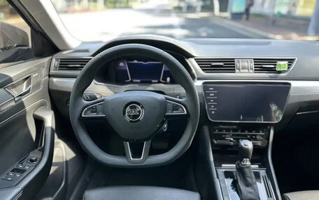 Skoda Superb III рестайлинг, 2021 год, 1 750 000 рублей, 7 фотография