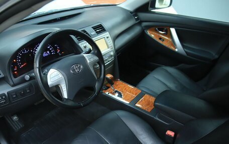 Toyota Camry, 2010 год, 950 000 рублей, 10 фотография