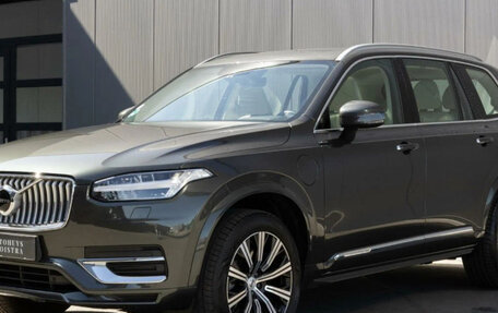 Volvo XC90 II рестайлинг, 2022 год, 4 990 000 рублей, 2 фотография