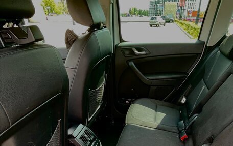 Skoda Yeti I рестайлинг, 2017 год, 1 900 000 рублей, 19 фотография