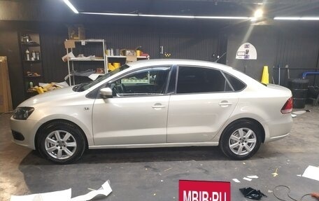 Volkswagen Polo VI (EU Market), 2014 год, 450 000 рублей, 3 фотография