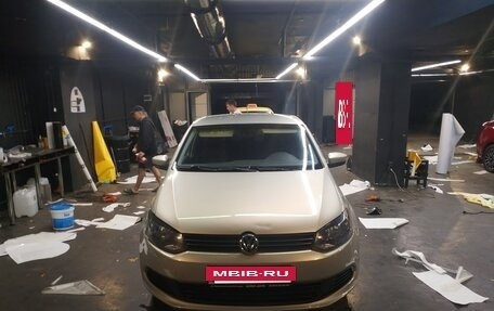 Volkswagen Polo VI (EU Market), 2014 год, 450 000 рублей, 2 фотография