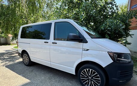 Volkswagen Caravelle T6 рестайлинг, 2018 год, 3 150 000 рублей, 3 фотография