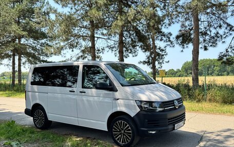 Volkswagen Caravelle T6 рестайлинг, 2018 год, 3 150 000 рублей, 8 фотография