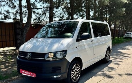 Volkswagen Caravelle T6 рестайлинг, 2018 год, 3 150 000 рублей, 6 фотография