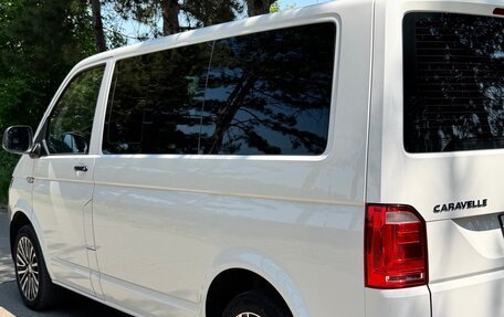 Volkswagen Caravelle T6 рестайлинг, 2018 год, 3 150 000 рублей, 10 фотография