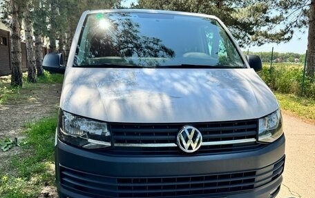 Volkswagen Caravelle T6 рестайлинг, 2018 год, 3 150 000 рублей, 17 фотография