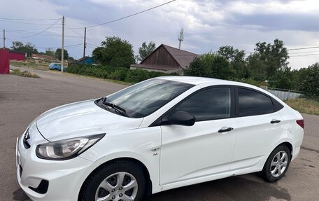 Hyundai Solaris II рестайлинг, 2014 год, 765 000 рублей, 3 фотография