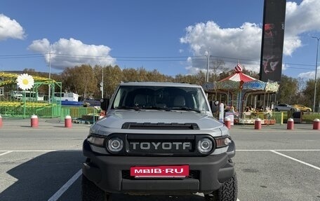 Toyota FJ Cruiser, 2012 год, 3 800 000 рублей, 2 фотография