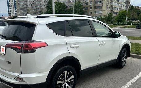 Toyota RAV4, 2015 год, 2 300 000 рублей, 4 фотография
