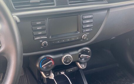 KIA Rio IV, 2018 год, 850 000 рублей, 14 фотография