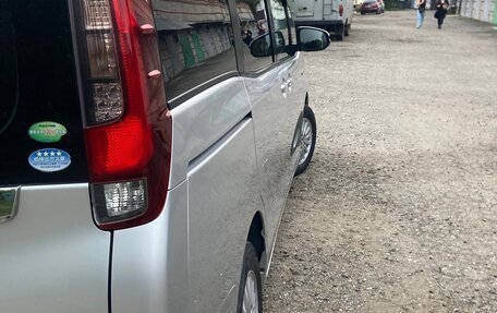 Toyota Noah III, 2014 год, 1 500 000 рублей, 16 фотография