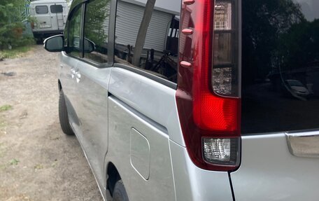 Toyota Noah III, 2014 год, 1 500 000 рублей, 17 фотография