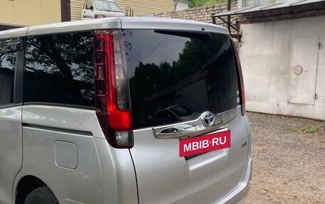 Toyota Noah III, 2014 год, 1 500 000 рублей, 4 фотография