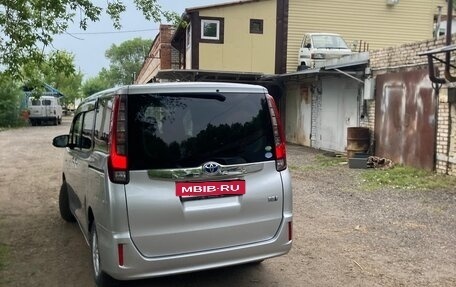 Toyota Noah III, 2014 год, 1 500 000 рублей, 3 фотография