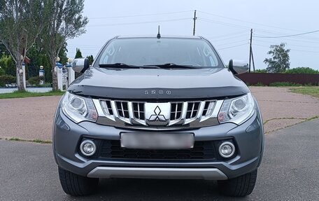 Mitsubishi L200 IV рестайлинг, 2015 год, 1 930 000 рублей, 8 фотография