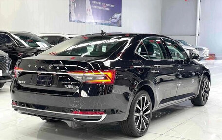 Skoda Superb III рестайлинг, 2024 год, 2 510 000 рублей, 2 фотография