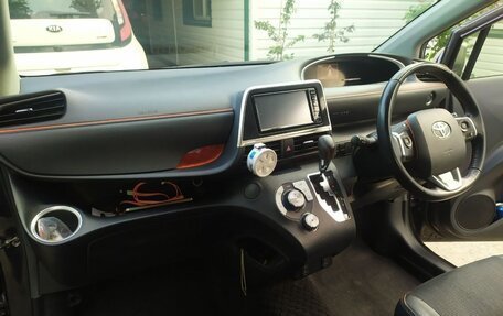 Toyota Sienta II, 2017 год, 1 499 000 рублей, 7 фотография