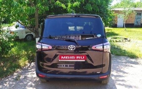 Toyota Sienta II, 2017 год, 1 499 000 рублей, 4 фотография