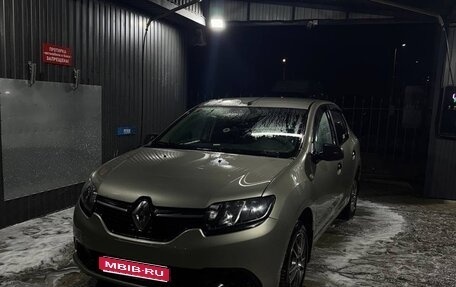 Renault Logan II, 2015 год, 677 000 рублей, 1 фотография