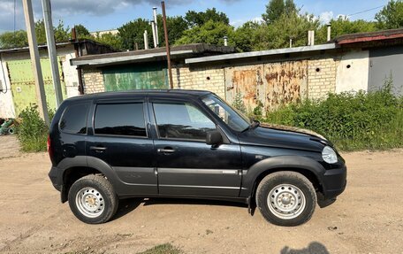 Chevrolet Niva I рестайлинг, 2011 год, 385 000 рублей, 3 фотография