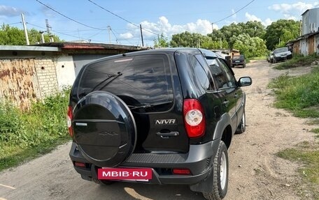 Chevrolet Niva I рестайлинг, 2011 год, 385 000 рублей, 2 фотография