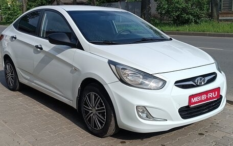 Hyundai Solaris II рестайлинг, 2014 год, 820 000 рублей, 1 фотография