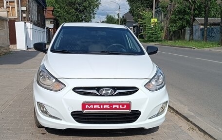 Hyundai Solaris II рестайлинг, 2014 год, 820 000 рублей, 3 фотография