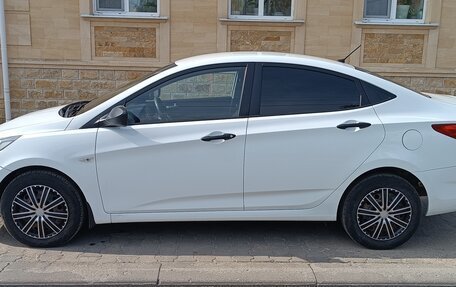 Hyundai Solaris II рестайлинг, 2014 год, 820 000 рублей, 4 фотография