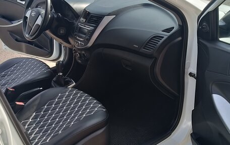 Hyundai Solaris II рестайлинг, 2014 год, 820 000 рублей, 18 фотография