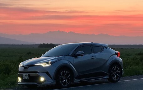 Toyota C-HR I рестайлинг, 2017 год, 2 200 000 рублей, 3 фотография