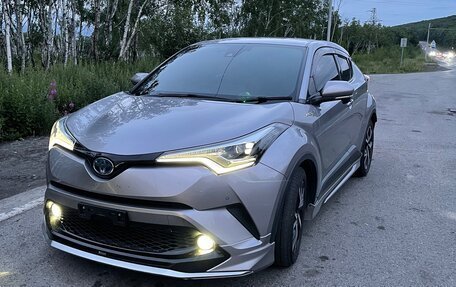 Toyota C-HR I рестайлинг, 2017 год, 2 200 000 рублей, 8 фотография