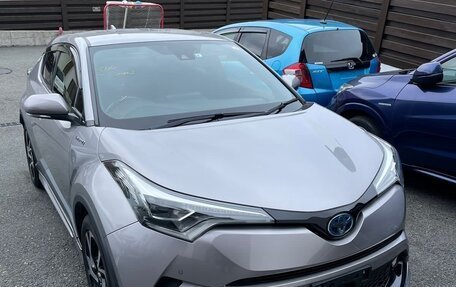 Toyota C-HR I рестайлинг, 2017 год, 2 200 000 рублей, 12 фотография