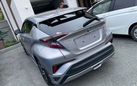 Toyota C-HR I рестайлинг, 2017 год, 2 200 000 рублей, 15 фотография