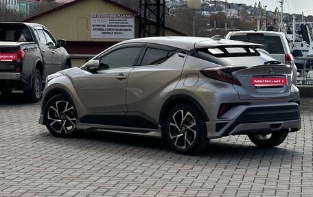 Toyota C-HR I рестайлинг, 2017 год, 2 200 000 рублей, 2 фотография
