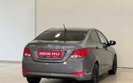 Hyundai Solaris II рестайлинг, 2015 год, 1 090 000 рублей, 6 фотография