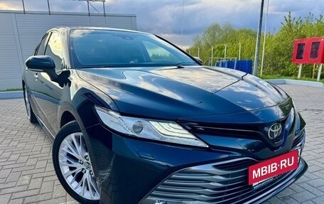 Toyota Camry, 2019 год, 3 040 000 рублей, 2 фотография